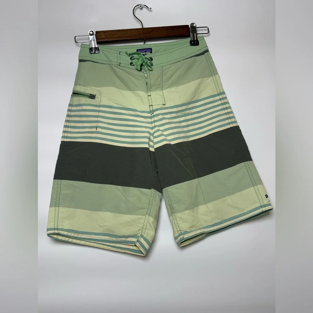 Patagonia‎ Boys Board Shorts Green Stripe Surf Skate Beachcore Y2K- Size 10